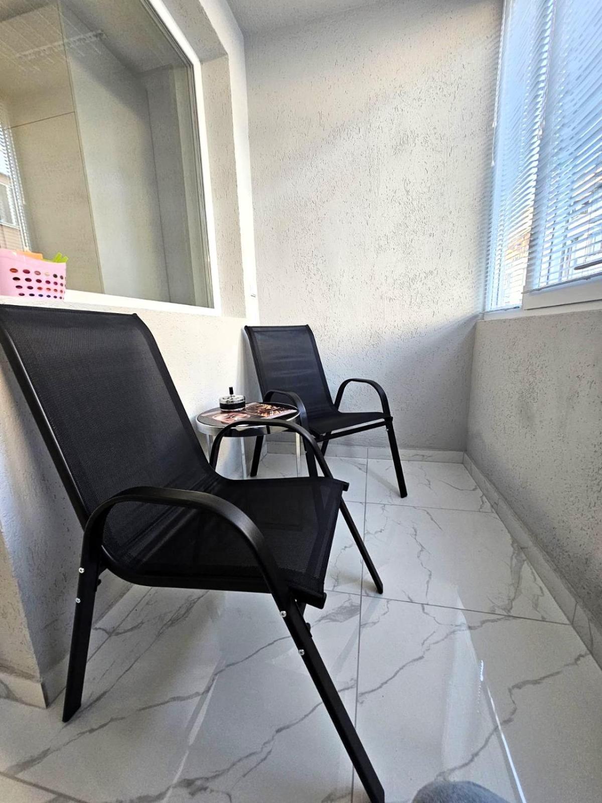 Apartment Bohemi With Free Parking Burgas Exterior photo
