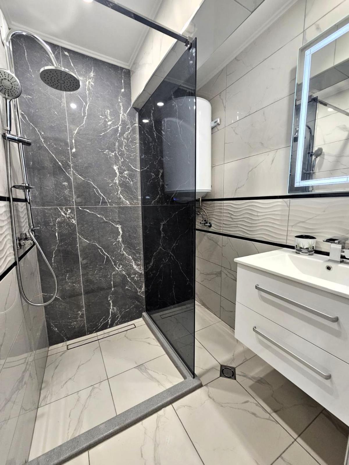 Apartment Bohemi With Free Parking Burgas Exterior photo